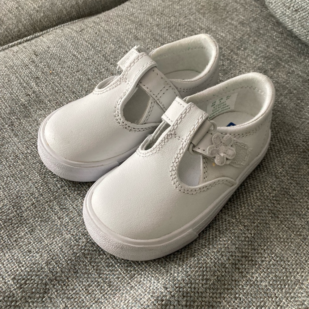 Toddler “Daphne” keds